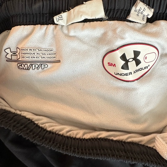 Underarmor Training Short - Picture 3 of 3